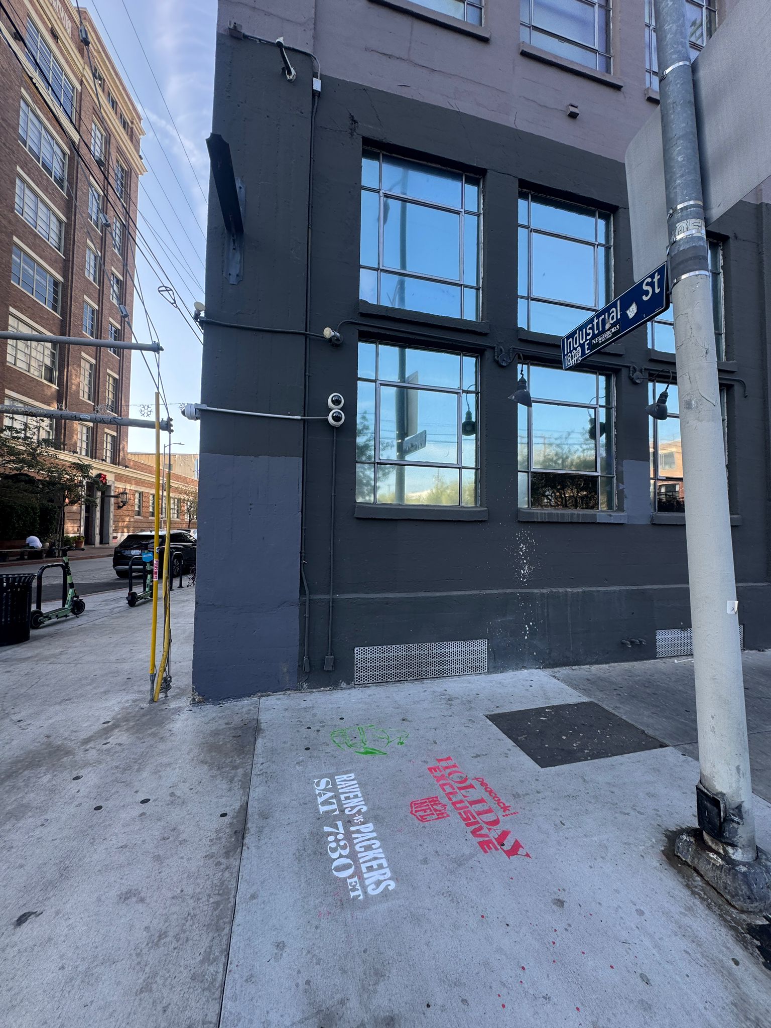 Stencil 16.6 Bar Flamingo Arts District